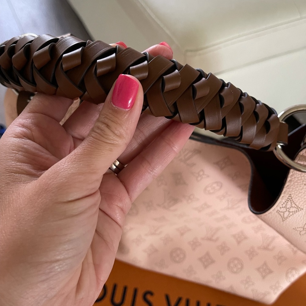 💔SOLD💔 Louis Vuitton Carmel Mahina - Picture 5 of 11